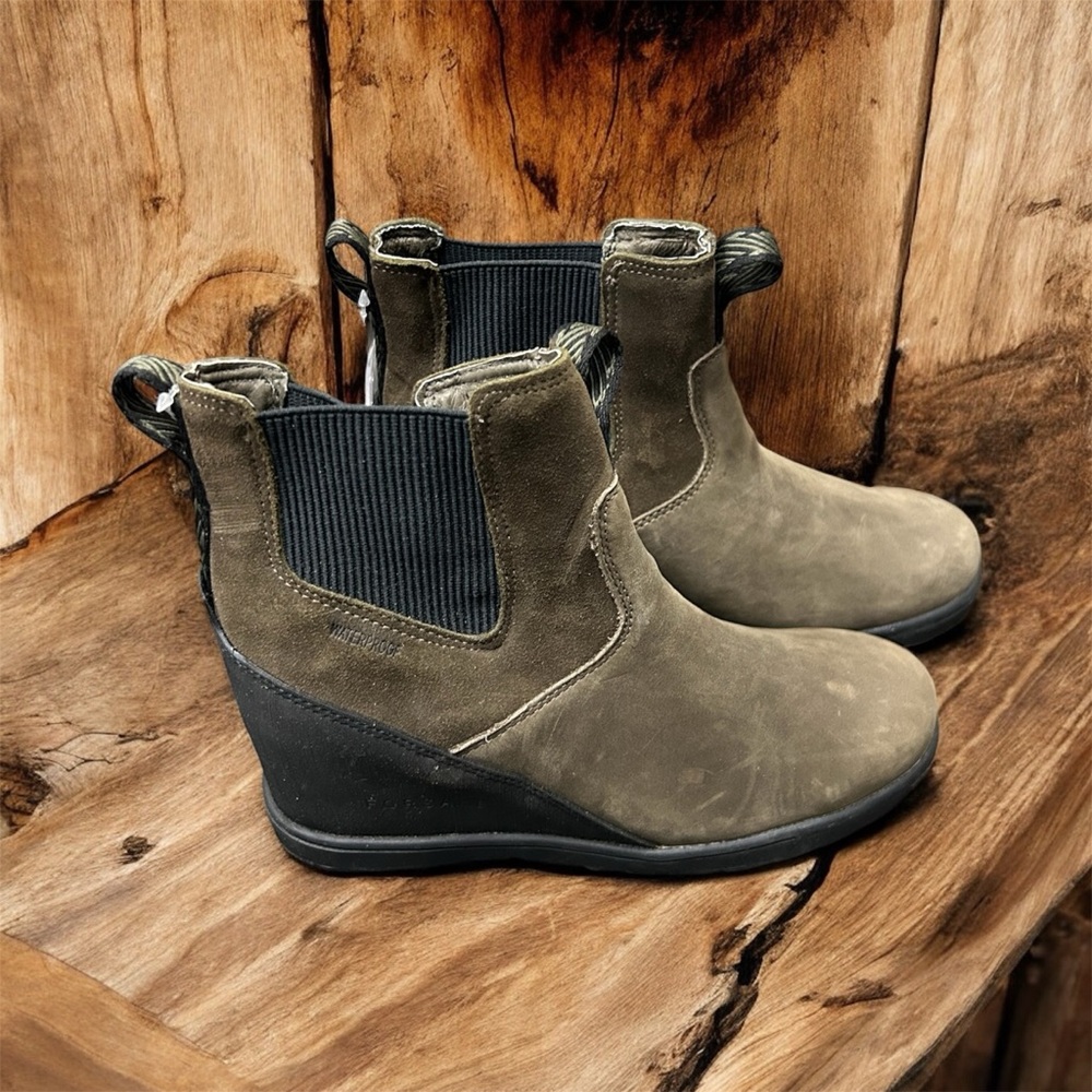 Forsake W's Sofia Slip wedged waterproof boots- NWOT